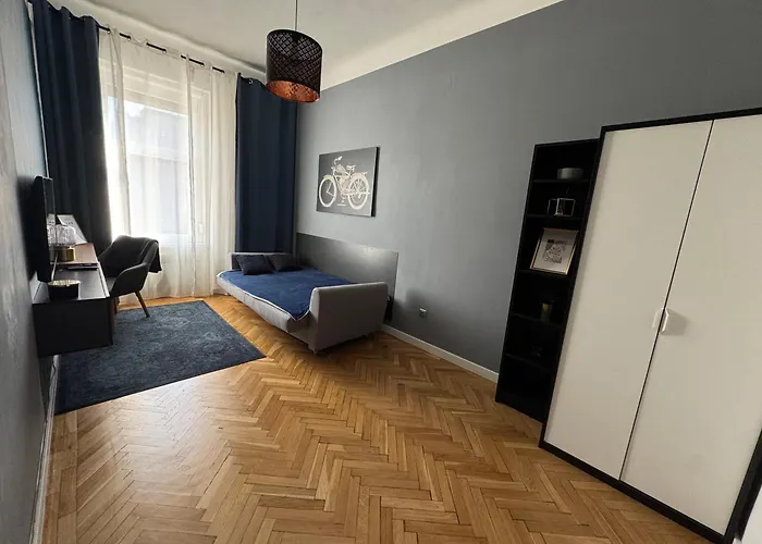Tarsashazi Lakas Budapesten Koezel Mindenhez